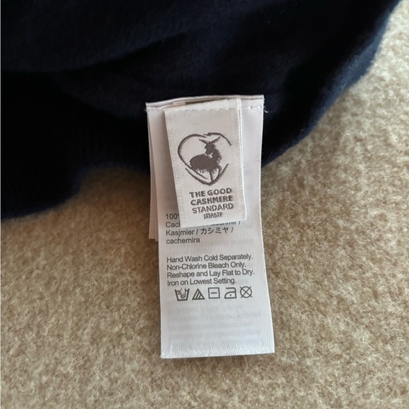 Pure Cashmere Pullover - Picture 5 of 5